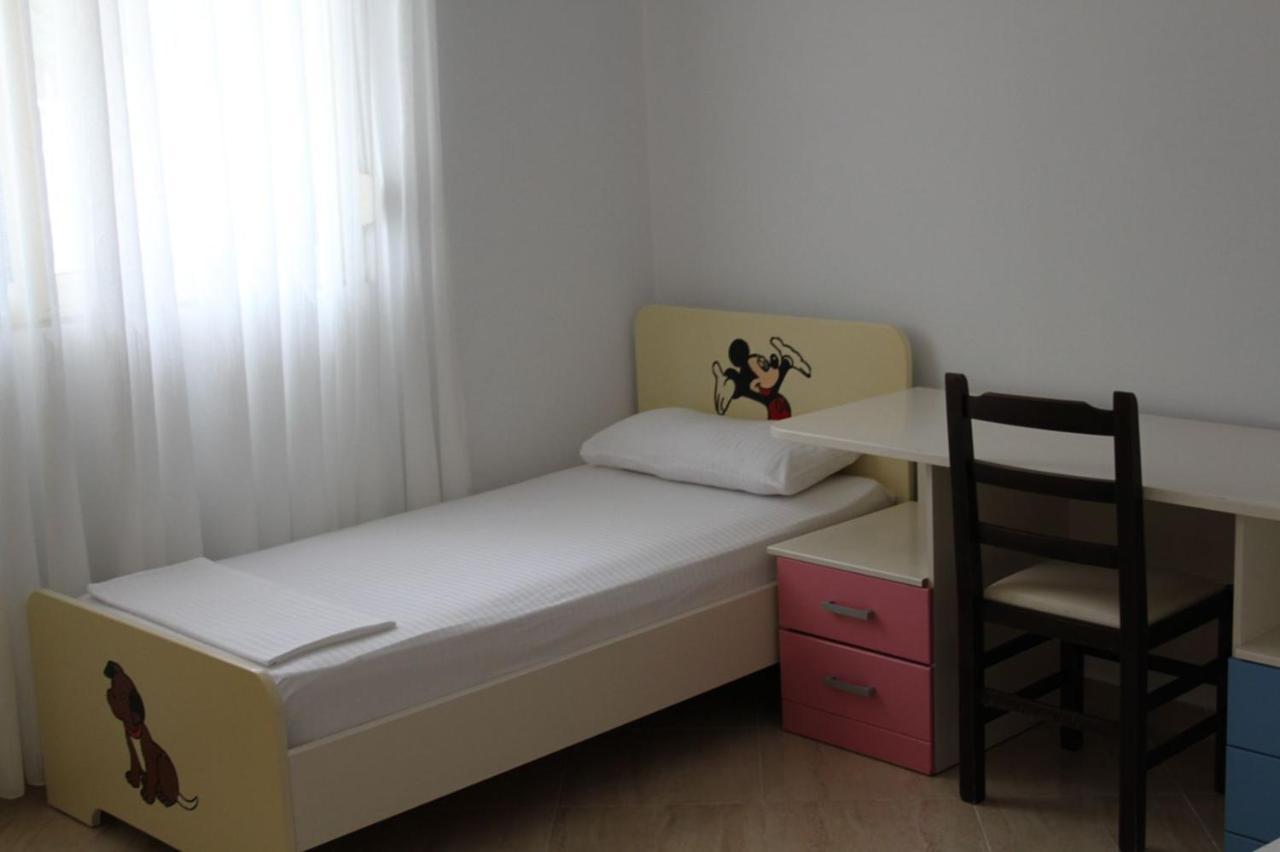 Cheerful 3-Bedroom Private Villa in Borsh! Buitenkant foto